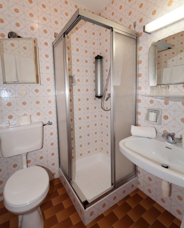 Bed and Breakfast Haus Christian Nova Levante Esterno foto
