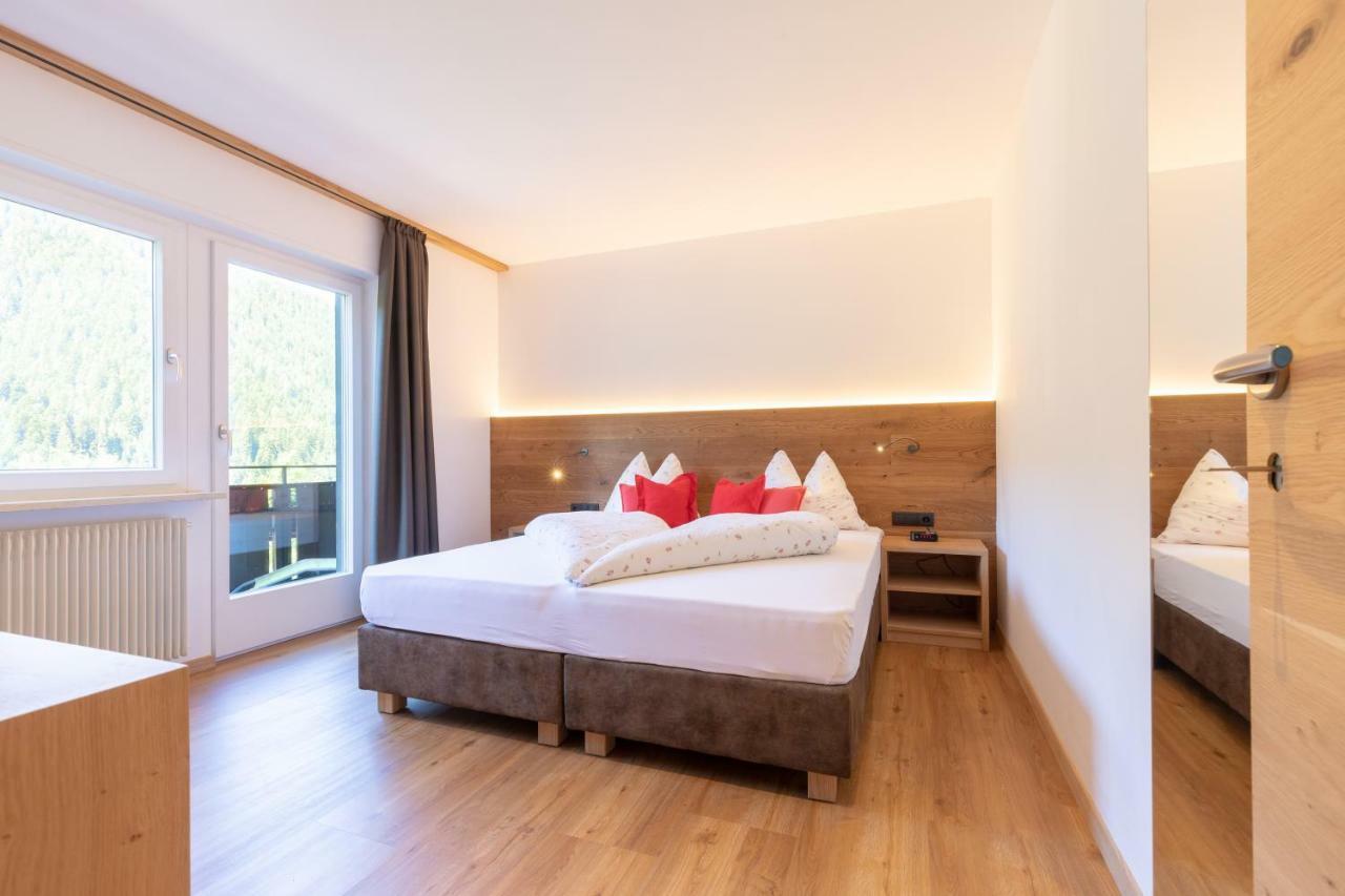 Bed and Breakfast Haus Christian Nova Levante Esterno foto